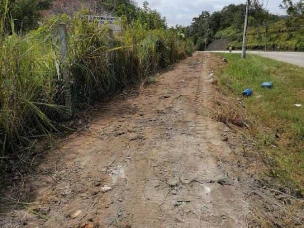 Tanah Stesen Minyak Jalan Tras Bentong Pahang 1.745 Ekar Freehold Tepi Jalan Utama