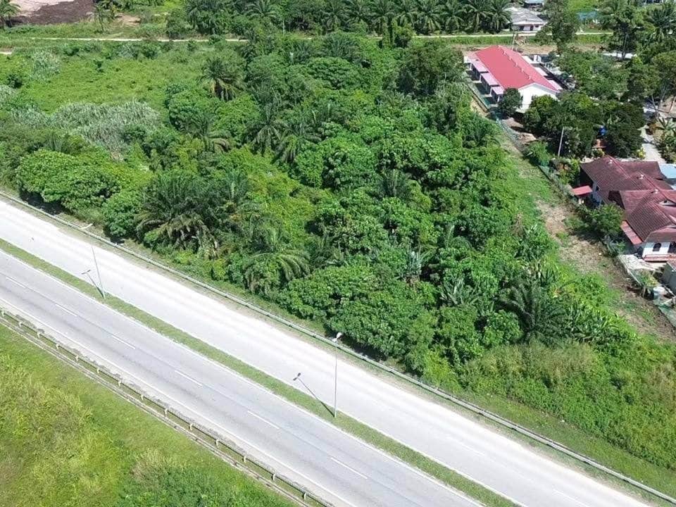 Commercial Land at Dengkil (next to main road), 1 acre